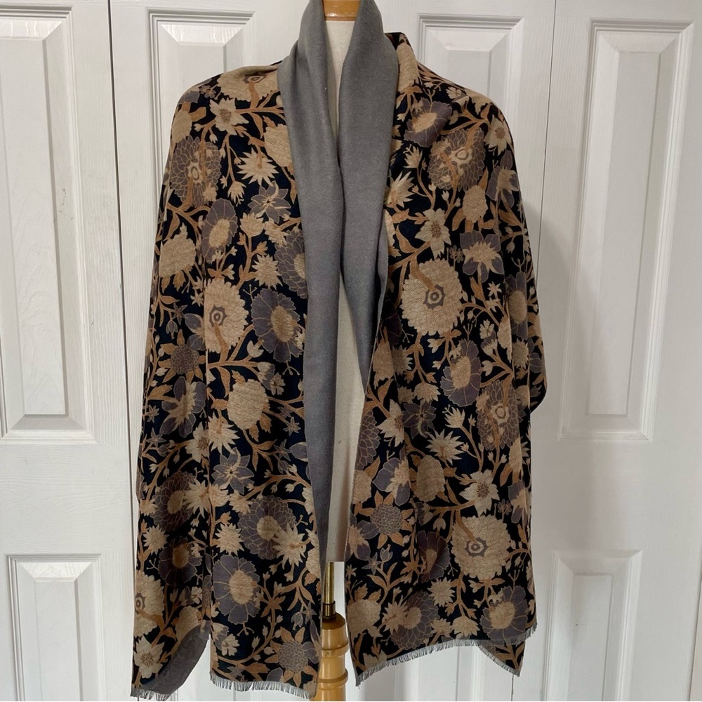 Rockflowerpaper Women's Scarf - Elegant Black